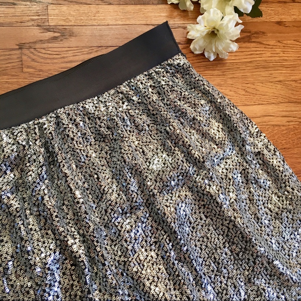 NWT Silver sequined mini skater skirt Gap 6